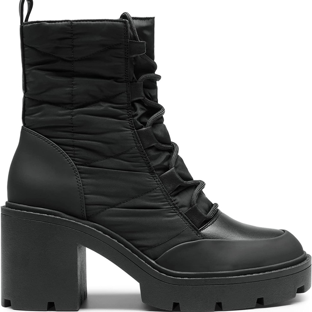DREAM PAIRS Women's Platform Chelsea Boots Chunky Heel Lace Up Lug Sole bootie.